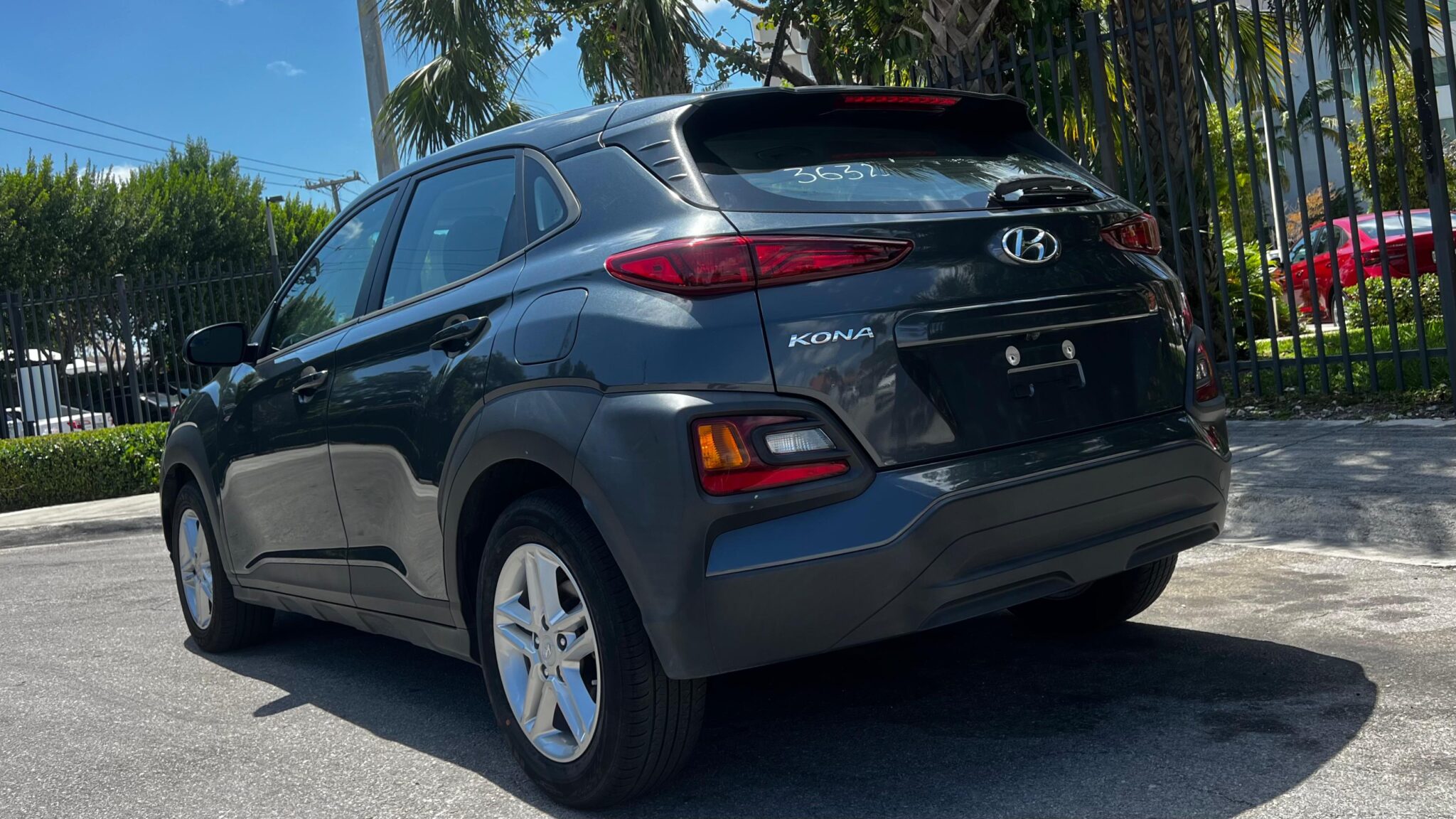 2021 Hyundai Kona SE photo 3