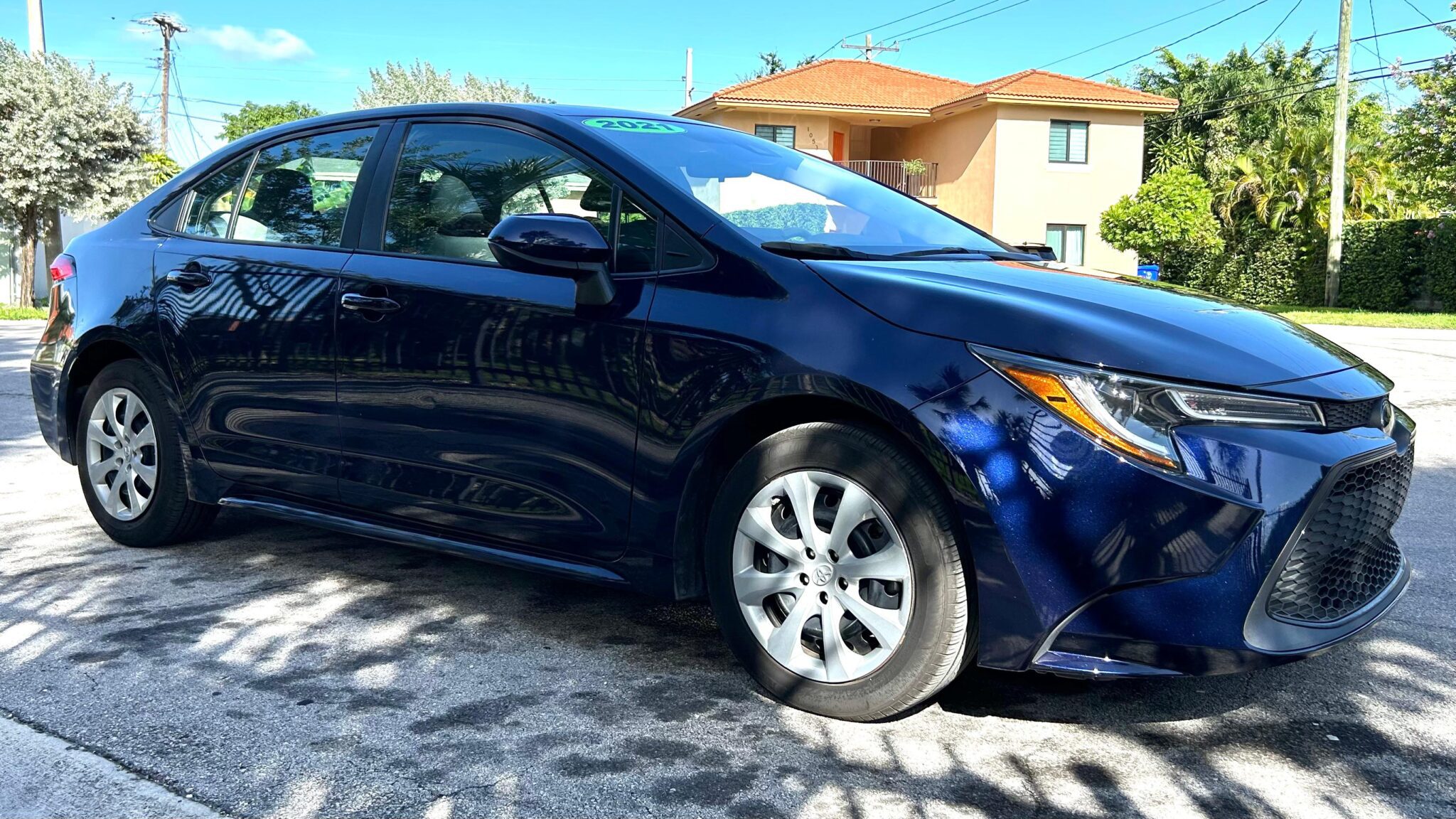 2021 Toyota Corolla LE photo 13