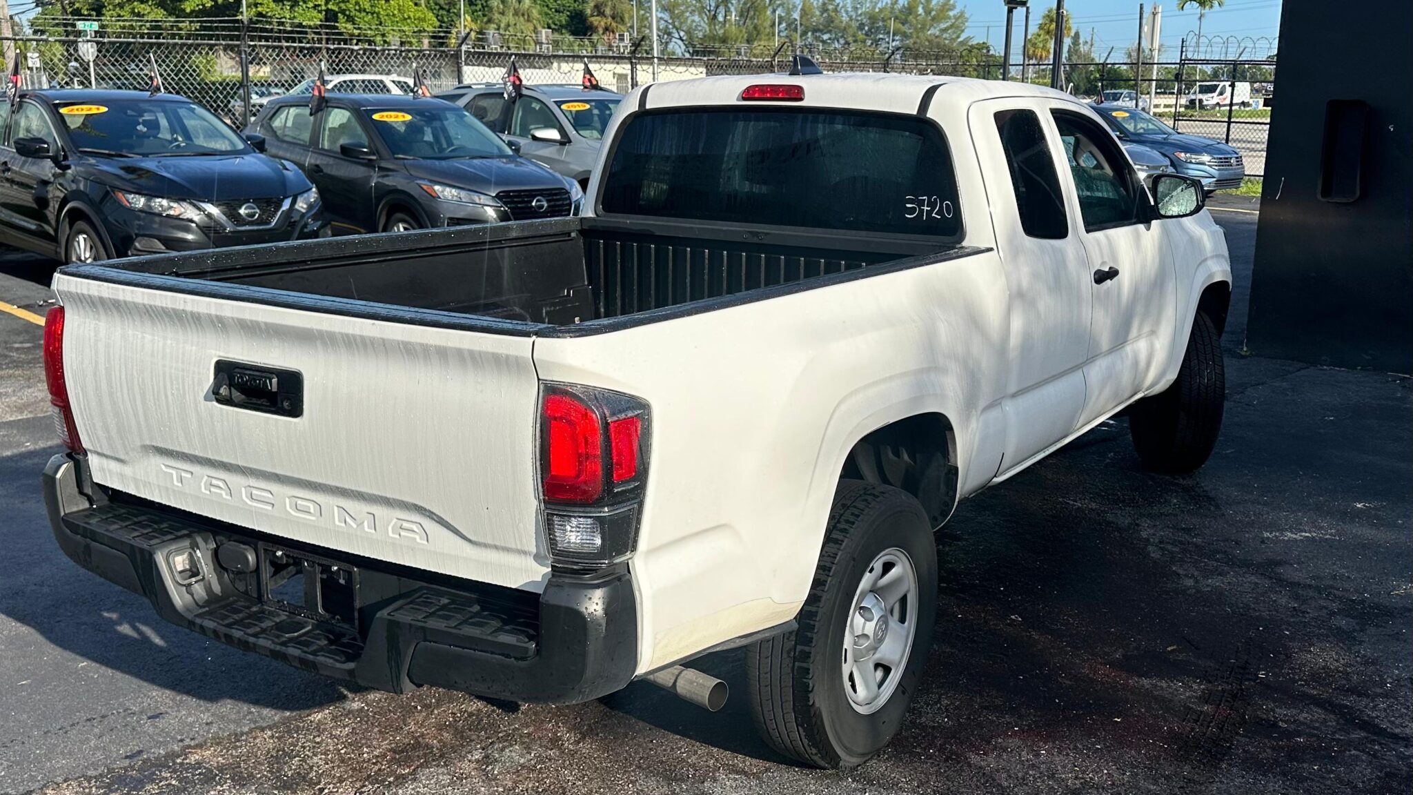 2022 Toyota Tacoma SR photo 9