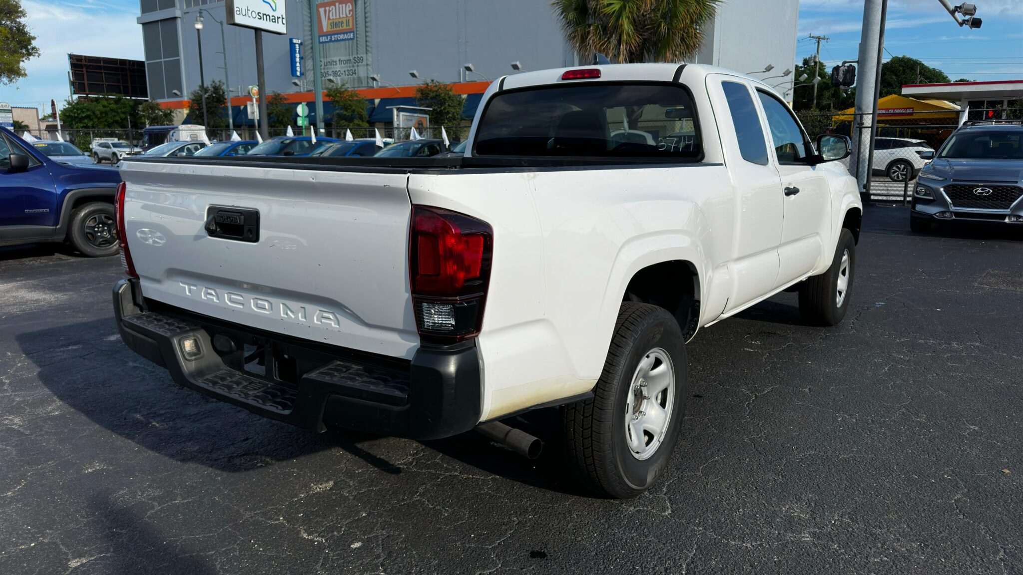 2022 Toyota Tacoma SR5 photo 3