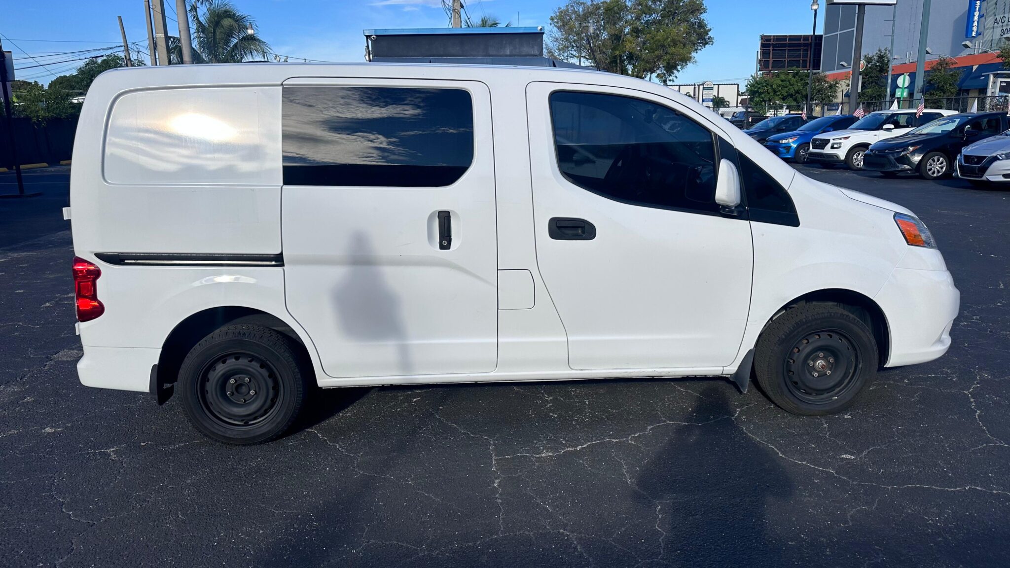 2019 Nissan NV200 SV photo 5