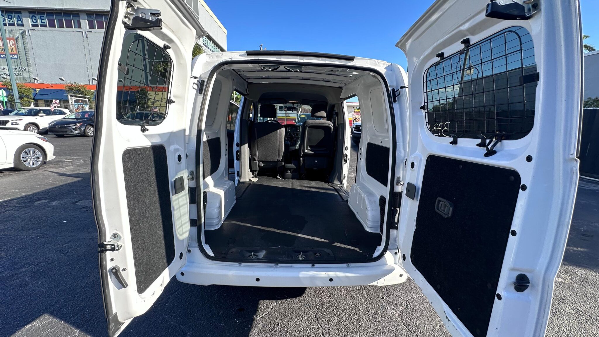 2019 Nissan NV200 SV photo 19